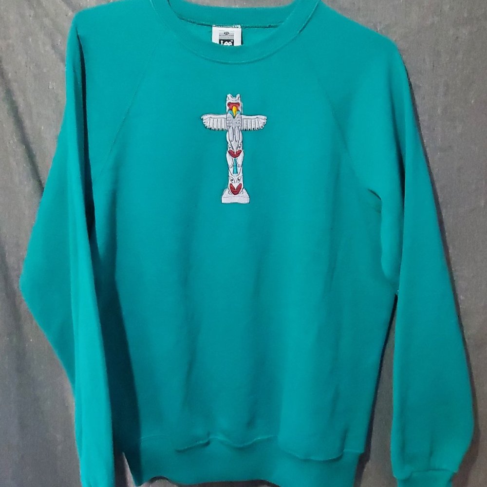 90's vintage Lee sweatshirt with totem embroidery